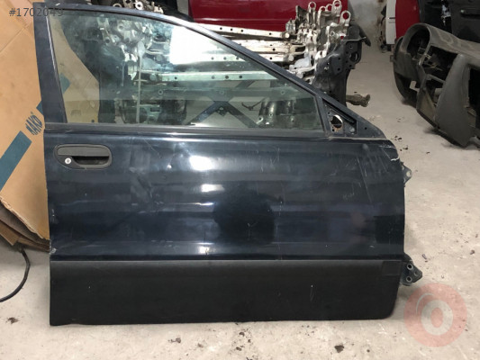 Volvo S40/V40 sağ dolu on kapi cikma