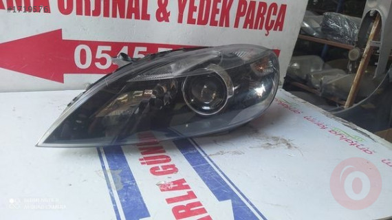 Volvo V40  model 2017 sol ön far çıkma