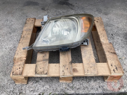 TOYOTA HİLUX SOL ÖN FAR