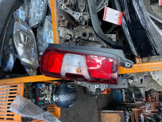 Peugeot rifter çıkma sağ stop