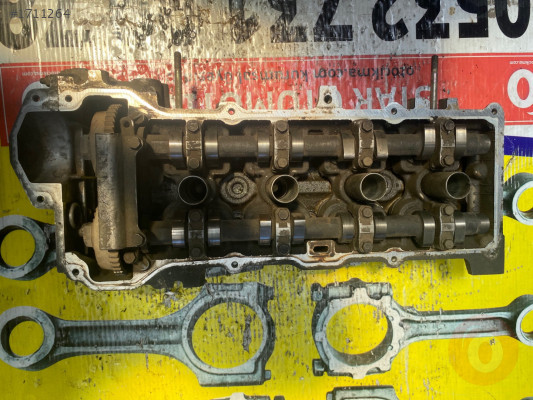Nissan almera silindir kapağı