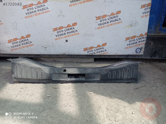 Ford Focus 3 Arka Panel Üst Kapağı 2011-2015
