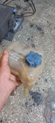 Saab 9-5 motor yedek su deposu