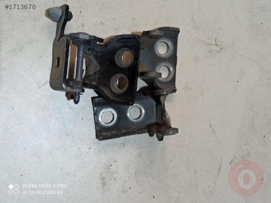 Peugeot 308 kapı menteşeleri