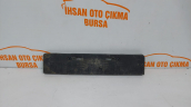 Toyota Auris ön tampon plakalık alt plastiği 5211402150