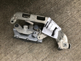 MERCEDES W205 SAĞ KAPUT MENTEŞESİ A2058800928