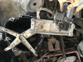 OPEL VECTRA B SAĞ ÖN CAM KRİKOSU ÇIKMA