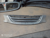 53114050100B 53111-05030 Toyota Avensis Ön Panjur 53111-0503