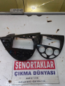 FORD FOCUS 1 ORJİNAL TEYP SAAT VE KLİMA ÜNİTESİ ÇERÇEVESİ