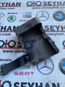 8V3012636 audi A3 2015 bagaj bağlantı tutucu yuvası
