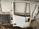 IVECO EUROTECH SAĞ ÖN KAPI ORJİNAL ÇIKMA TEMİZ