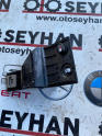 8V1863615 audi A3 2015 orta konsol bağlantı braketi sol