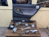 MAZDA 626 SAĞ ARKA KAPI CAM KRİKOSU 1993-1998 MODEL
