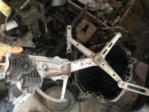 OPEL ASTRA G SAĞ ÖN CAM KRİKOSU ÇIKMA