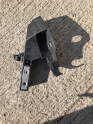 MERCEDES W205 SAĞ FAR ALT AYAĞI BRAKETİ A2056203501