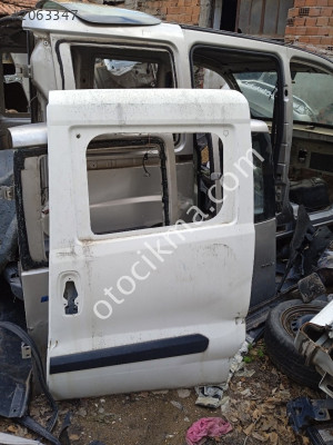 Fiat Doblo 4 sol sürgülü kapi