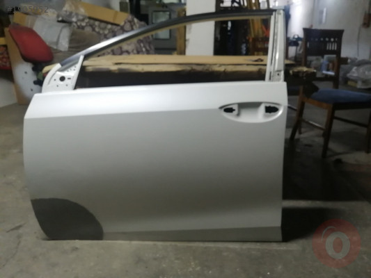 Çıkma 2014 2018 Toyota Corolla sol ön kapı
