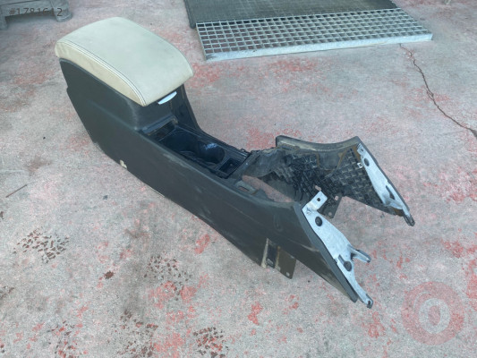 FORD FOCUS ORTA KONSOL