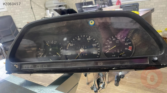 mercedes 300 gösterge saati
