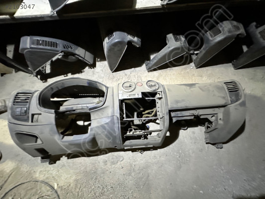 2004-2011 Isuzu Dmax çıkma göğüs