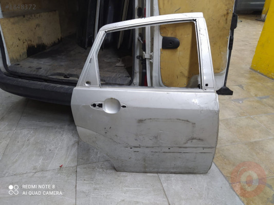 1999-2005 FOCUS SAĞ ARKA KAPI FORD ORJİNAL ÇIKMA PARÇA