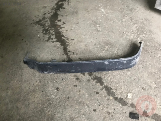Volvo 850 çıkma far çıtası