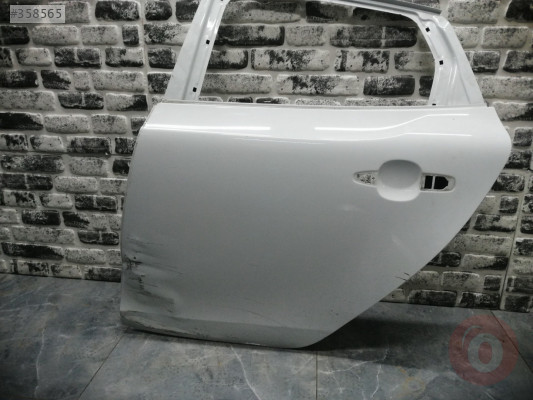 Volvo sol arka kapı beyaz v40 çıkma yedek parça