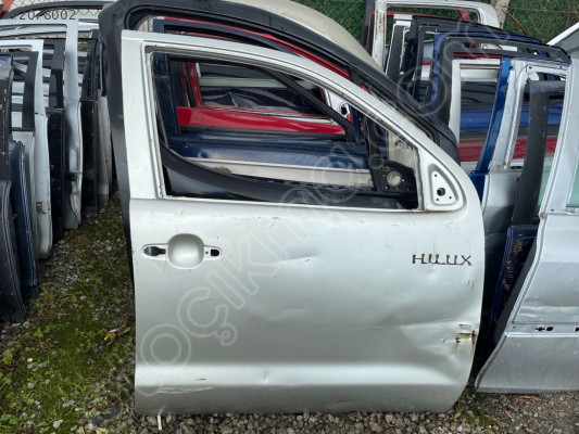 TOYOTA HİLUX SAĞ ÖN KAPI