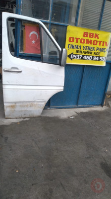 Mercedes sprinter 312 çıkma sağ ön kapı