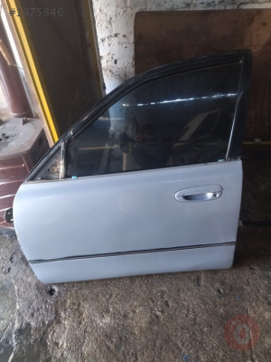 Mazda 626 sol ön kapı