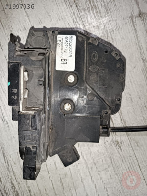 Renault Fluence sağ ön kapı kilidi 805020022R