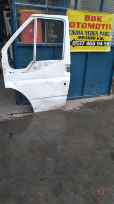 Ford transit v347 çıkma sol ön kapı az hasarlı