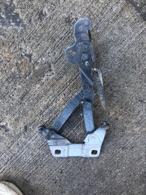 MERCEDES W166 KAPUT MENTEŞESİ