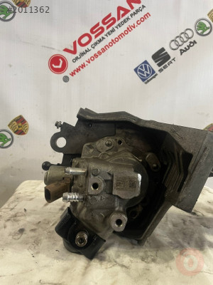 Vw Golf Leon 1.6 Dizel Cxx Yakıt pompası Çıkma 04b130755f - Volkswagen 04b130755f Orijinal Çıkma Yedek Parça Ankara