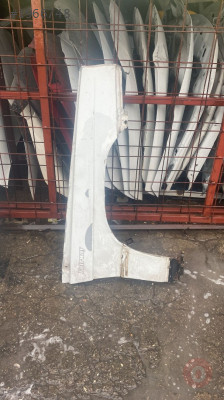 RENAULT 9 SAĞ ÖN ÇAMURLUK