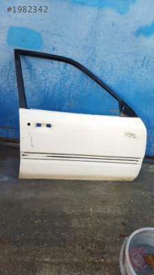MAZDA 323 ORJINAL ÇIKMA SAĞ ÖN KAPI