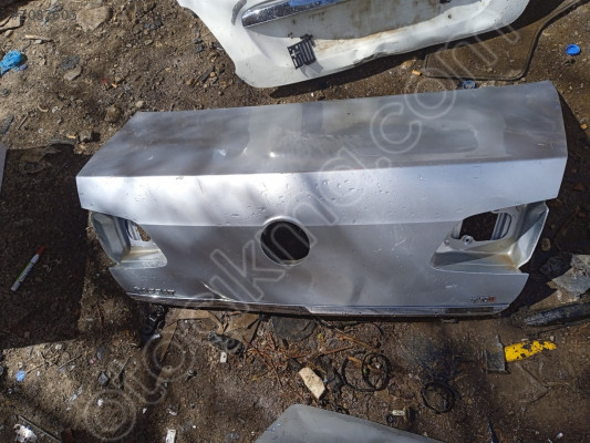 Volkswagen Passat bagaj kapağı