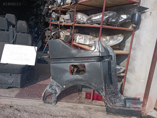 Renault Express sağ arka çamurluk .777411736R