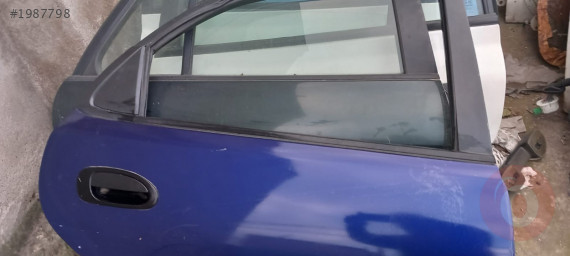 CIKMA MAZDA 323 ARKA SAG KAPI