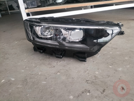 Volkswagen T-Roc Sağ Ön Far Çıkma