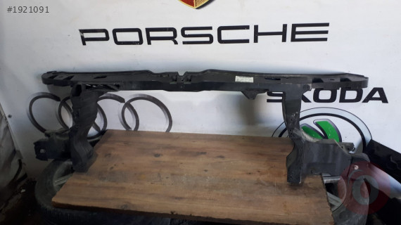 VOLKSWAGEN TRANSPORTER T5 ÖN PANEL ÇIKMA 7e0805598