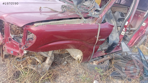 Mahindra sol çamurluk çıkma
