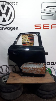 AUDİ Q3 SAĞ ARKA KAPI ÇIKMA 8U0833210