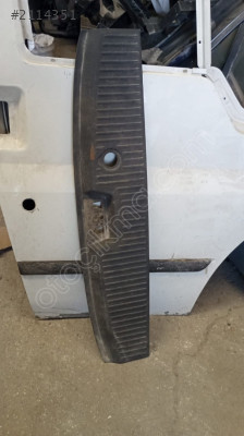 Ford Courier arka panel üst bakalit