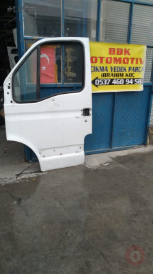 Renault master 2 çıkma sol ön kapı