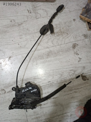 Renault Clio 4 sol arka kapı kilidi 825016604R