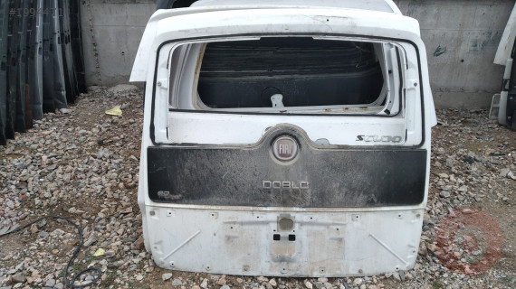 Fiat doblo çıkma bagaj kapağı