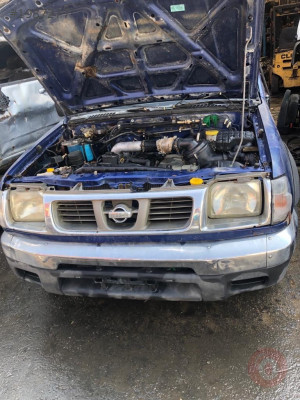 Nissan skystar pickup arka tampon