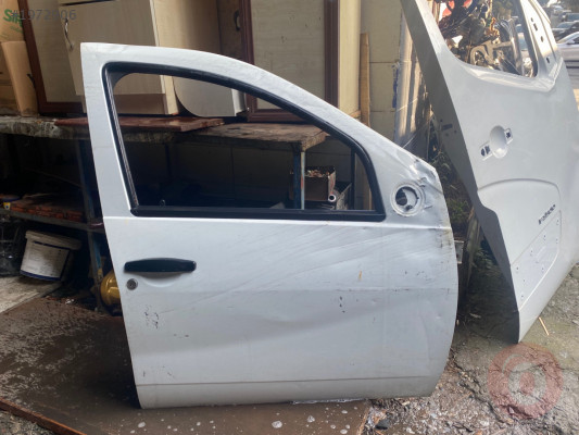 Dacia duster çıkma sağ ön kapı