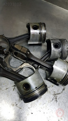 Renault 9 piston kolları çıkma